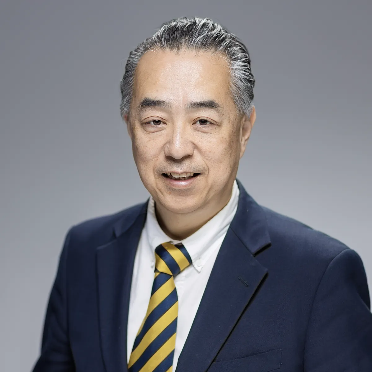 石川県 選挙ポスター 親しみやすい表情