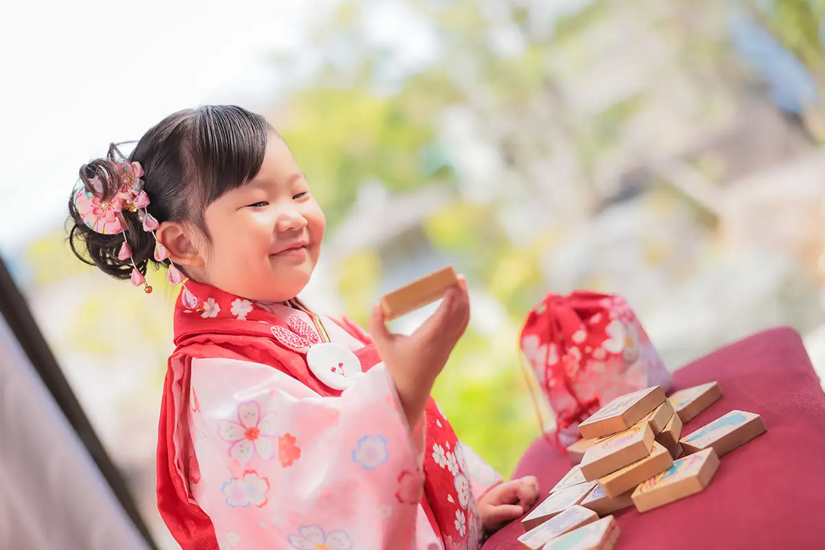 石川県 能美市 フォトアトリエアディ 和室お宮参り 家族写真 障子 金の襖