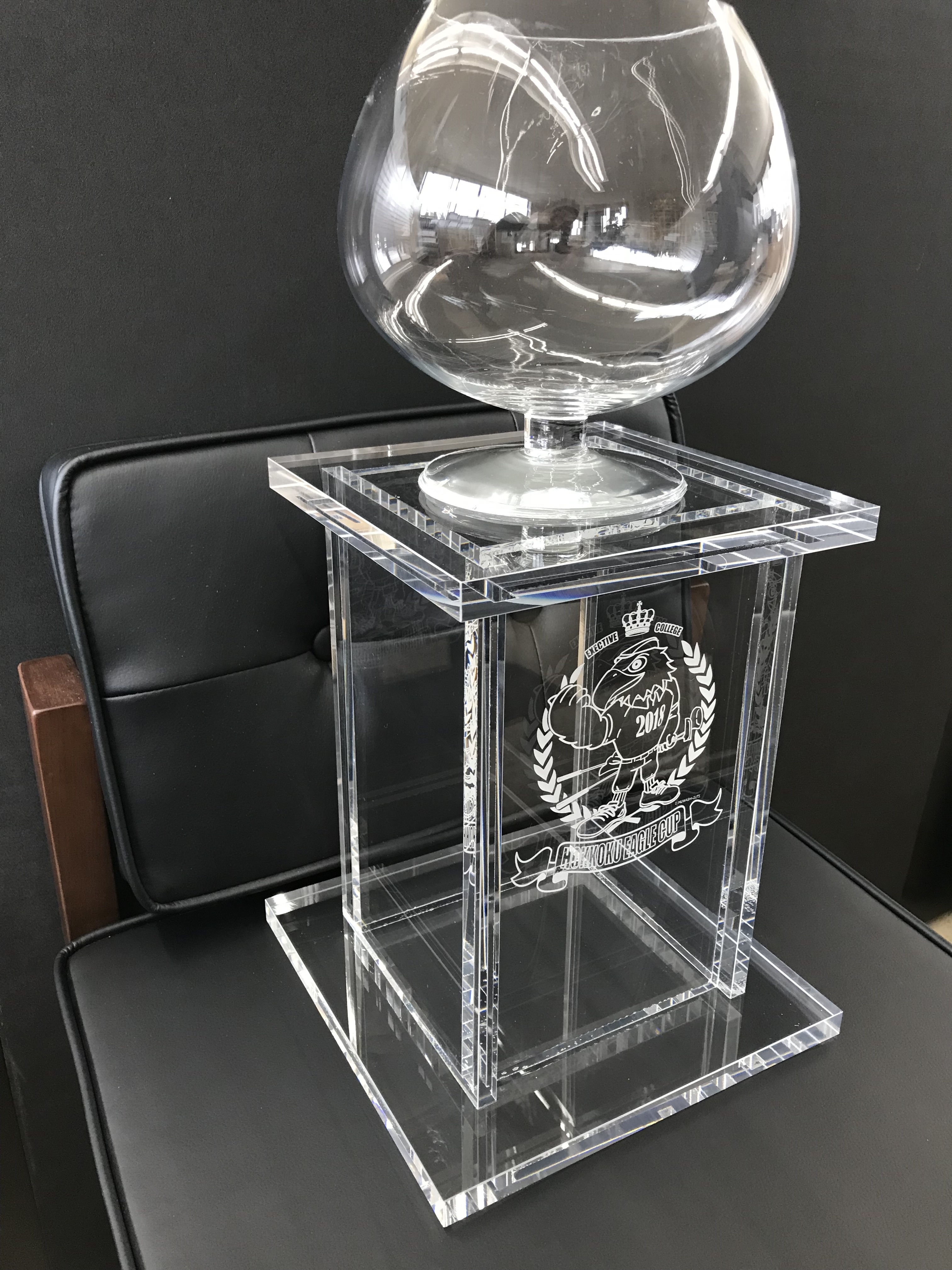アクリル製優勝カップ.jpg